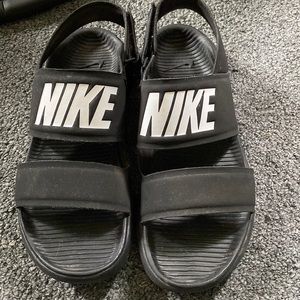 Nike Tanjun Sandals size 6